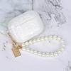 Funda Bonita para AirPod Ins Patrón de Concha Deslumbrante con Cadena de Muñeca de Perla Funda Bluetooth Inalámbrica Compatible con Funda AirPods Pro