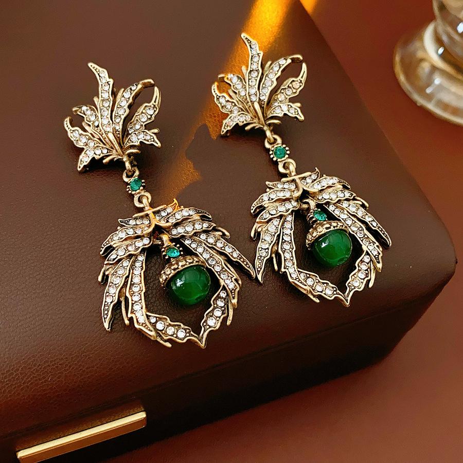 Set di Gioielli Vintage con Foglie Intarsiate di Strass per Donna Ciondolo Ragno Collana di Perle Set di Orecchini da Sposa Retro di Alta Gamma