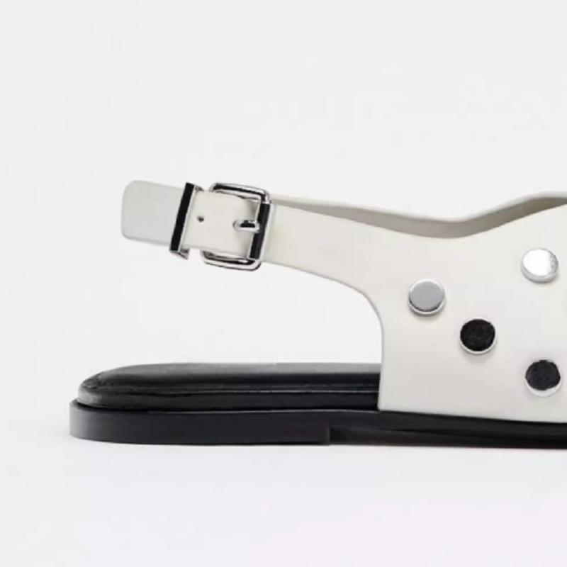 Fashion 2025 New Summer Casual Rivet Sandals Women Flats Fashion Buckle Strap Trend Walking Dress Women Sandals Heel Back Empty Shoes