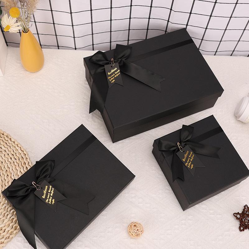 

Black Lid & Base Gift Box for Scarves, Belts, Lipstick, Perfume or Souvenirs - Perfect for Qixi & Valentine s Day. 22x16x6CM