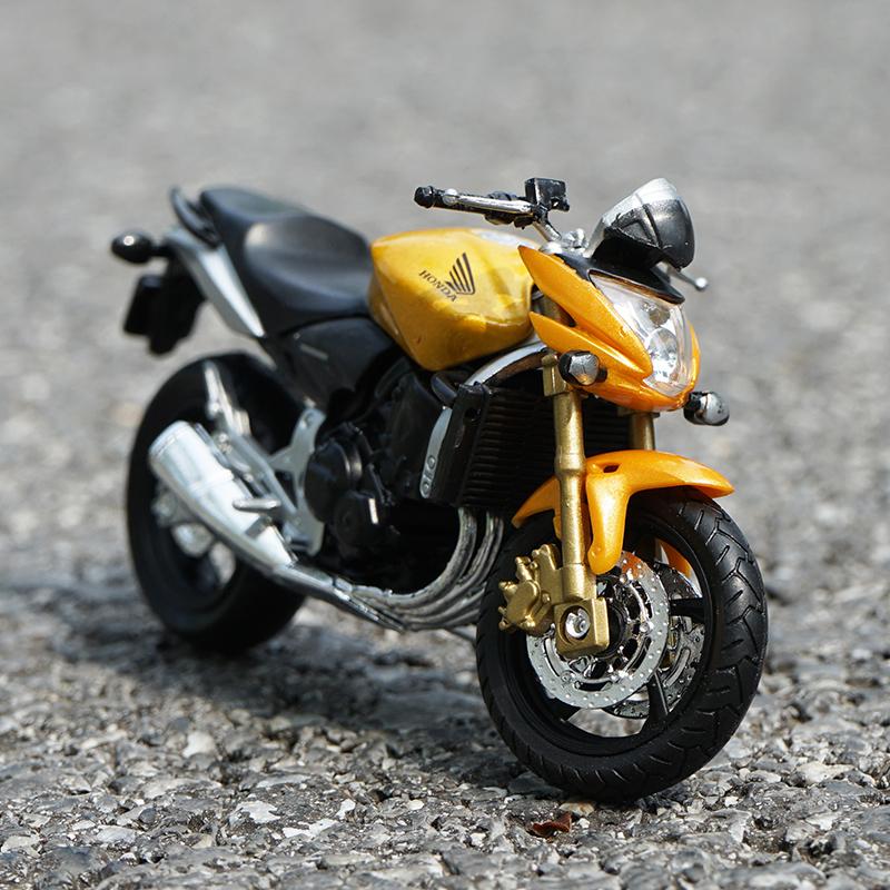 Welly 1/18 HONDA Hornet Alloy Sports Motorcycle Model Diecast Metal Street Motorcycle Model Simulation Collection Kids Toys Gift