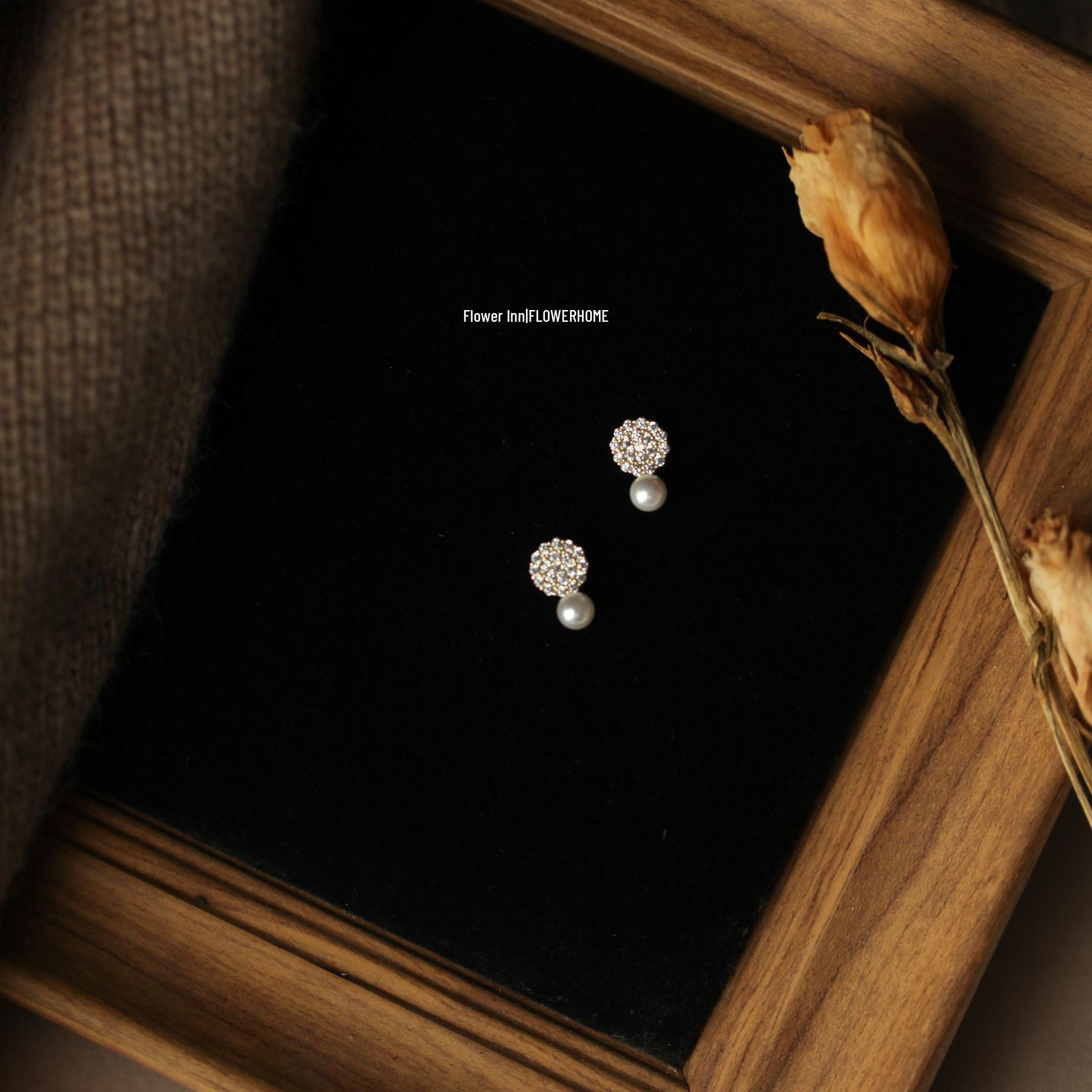 S925 Sterling Silver Gold-Plated Pearl Stud Earrings – Elegant and Versatile for Women. Gold Pair (with Silver Earplugs)