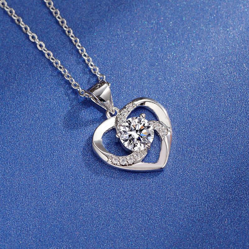 6.5mm S925 Sterling Silver Heart Shaped Moissanite Pendant Necklace D VVS1 Exquisite Fine Jewelry For Women