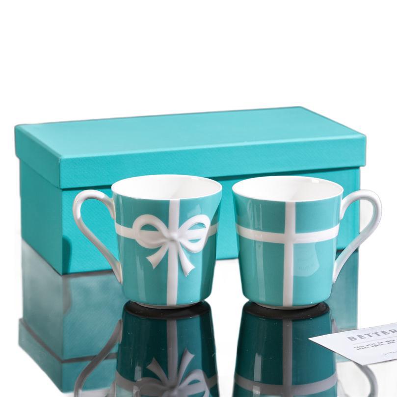 Handbemaltes High Bone China Stadtleben Blaues Tassen- und Untertassenset - Klassisches Design, Perfekt für Milch & Kaffee, Ideales Einweihungsgeschenk