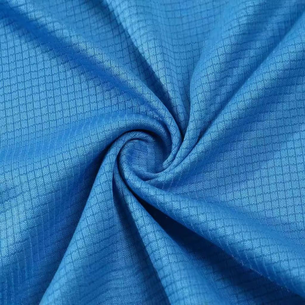 Zakázkové rychleschnoucí maratonské tričko: Sportovní dres s krátkým rukávem, Ideální pro běh a týmové akce, Potisknutelný logem.