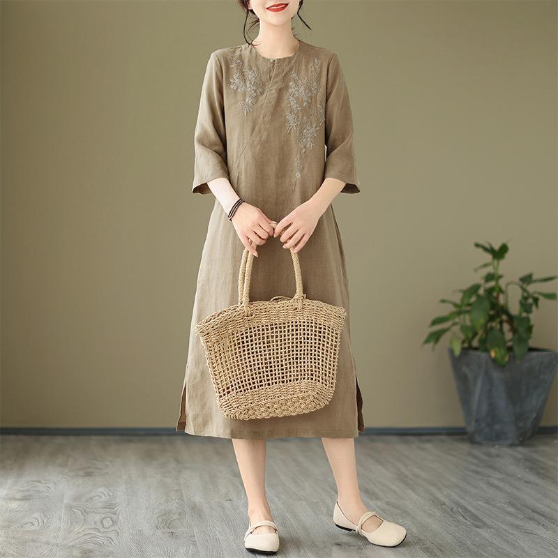 Real shot summer new cotton and linen literary and retro heavy industry embroidery large size round neck short sleeve dress women