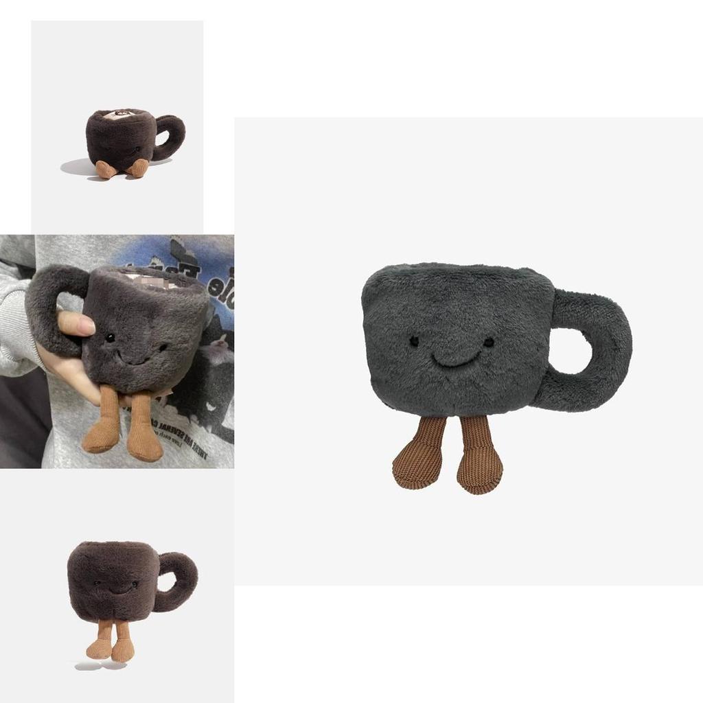 Rozkošná plyšová hračka panenka na mazlení v designu šálku kávy v šedé barvě pro dárek k Novému roku 2024