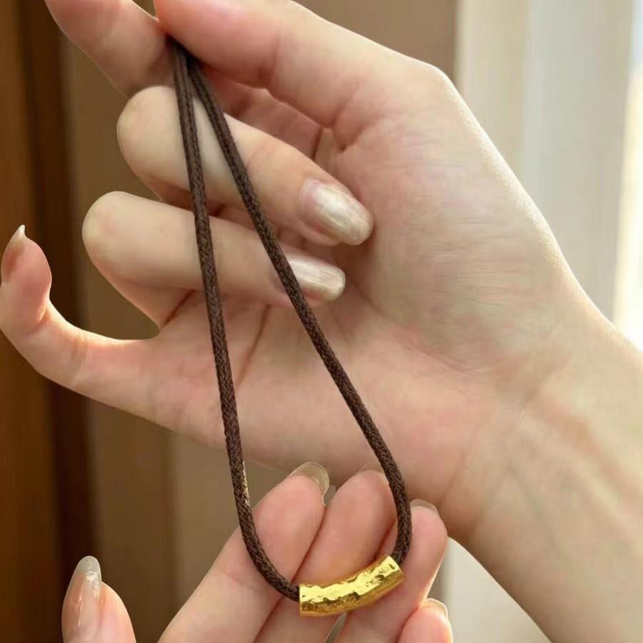 "Minimalist Narrative" New Chinese-style golden hammer-pattern small round tube necklace, exquisite and advanced, simple and versatile collarbone