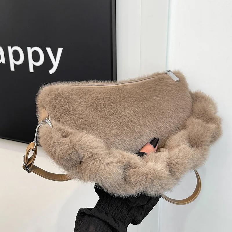 Autumn and winter niche design portable commuter women's bag new high-end plush versatile shoulder armpit bag