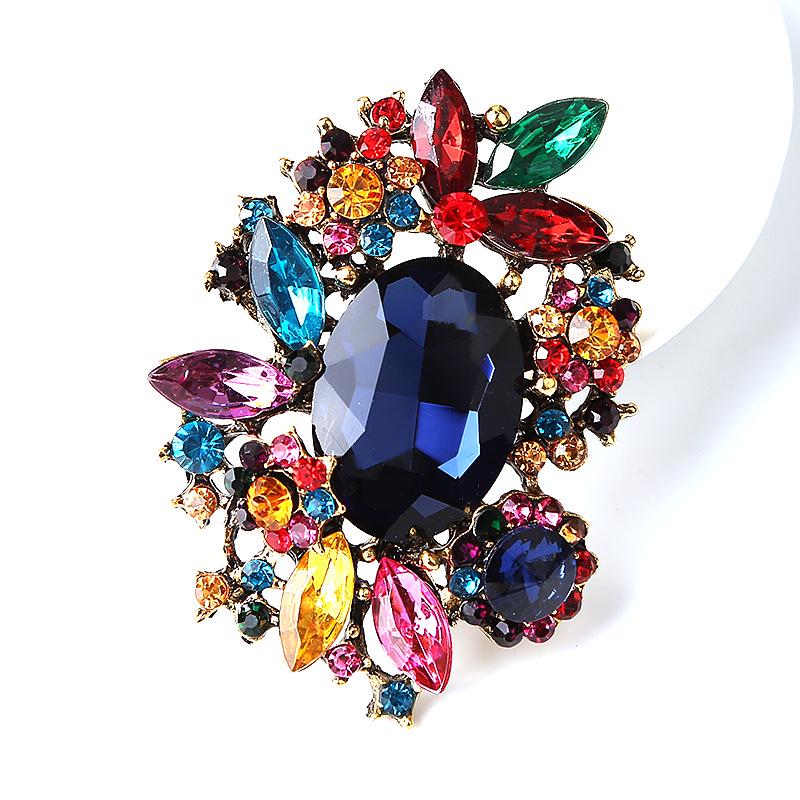 SKEDS Creative Luxury Crystal Flower Brooch Jewelry For Women Elegant Rhinestone Exquisite Corsage Badges Classic Brooches Pins