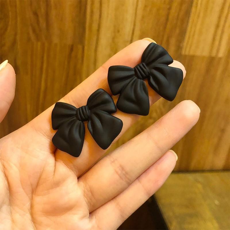 Silver Needle Black Earrings Women's Korean Sweet and Cool Trend Sense Dark Wind Stud Earrings Temperament Niche Light Luxury Earrings
