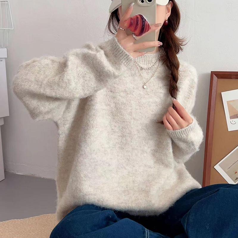 Women's Solid Color Round Neck Knit Sweater - Autumn/Winter 2026 Collection