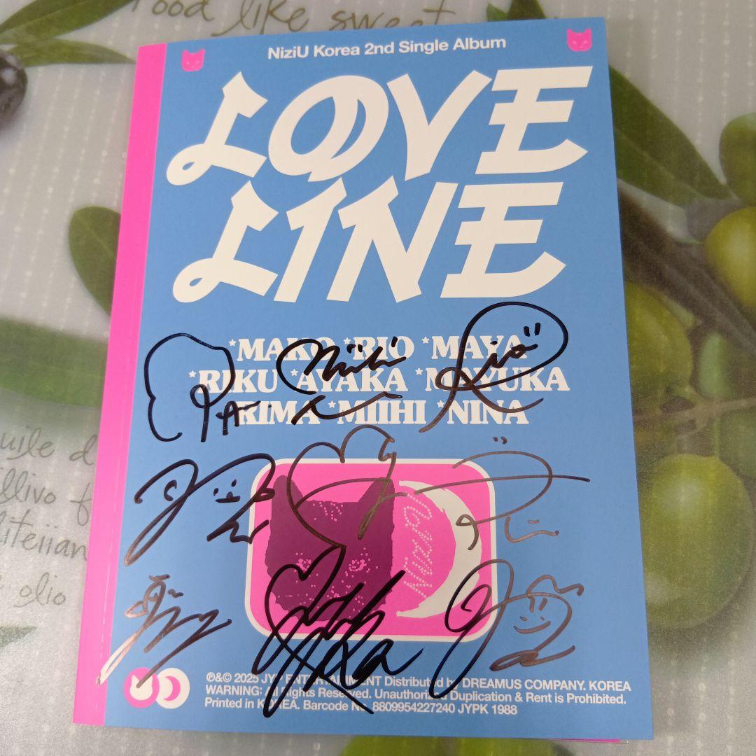 

[USED] Niziu Promotional Album Not for Sale Signed LOVE LINE