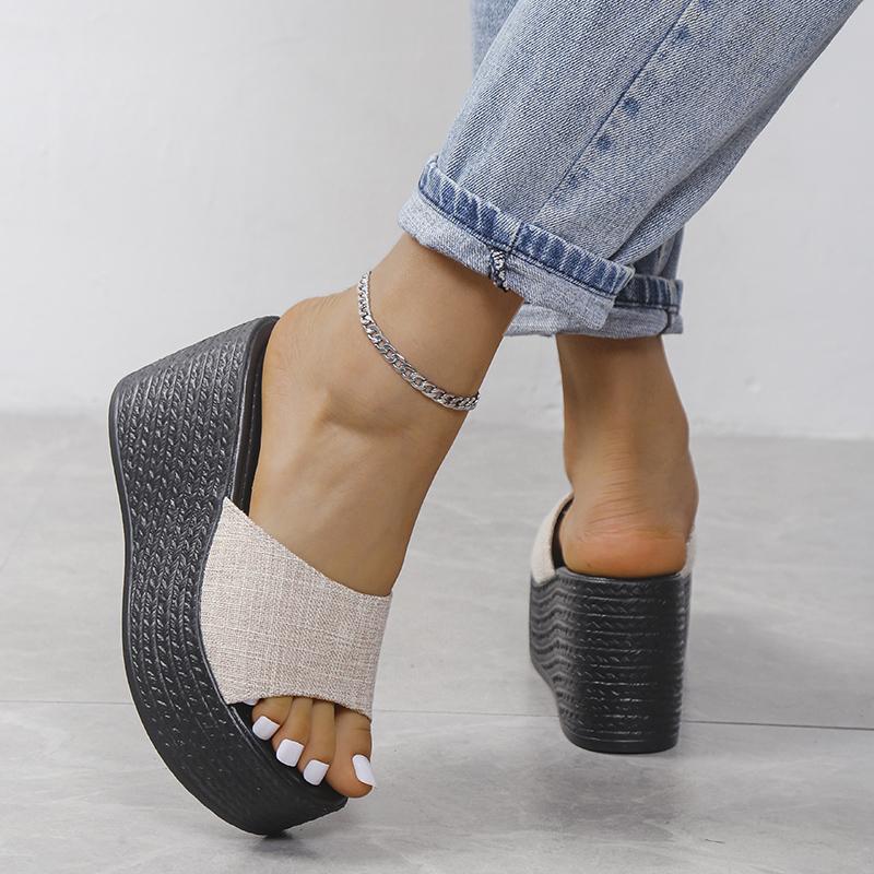 Fashion Hot Selling Comfortable Summer Classic Women's Slippers 2025 New Wedge Shoes Women's Outdoor High-quality Fashion Slippers