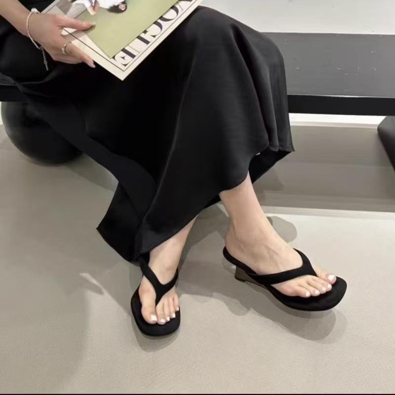 Wedge Heel Flip-flops Shoes Women's Summer Wear 2025 New Mid-toe Temperament with Skirt Cool Slippers High-heeled Sandals
