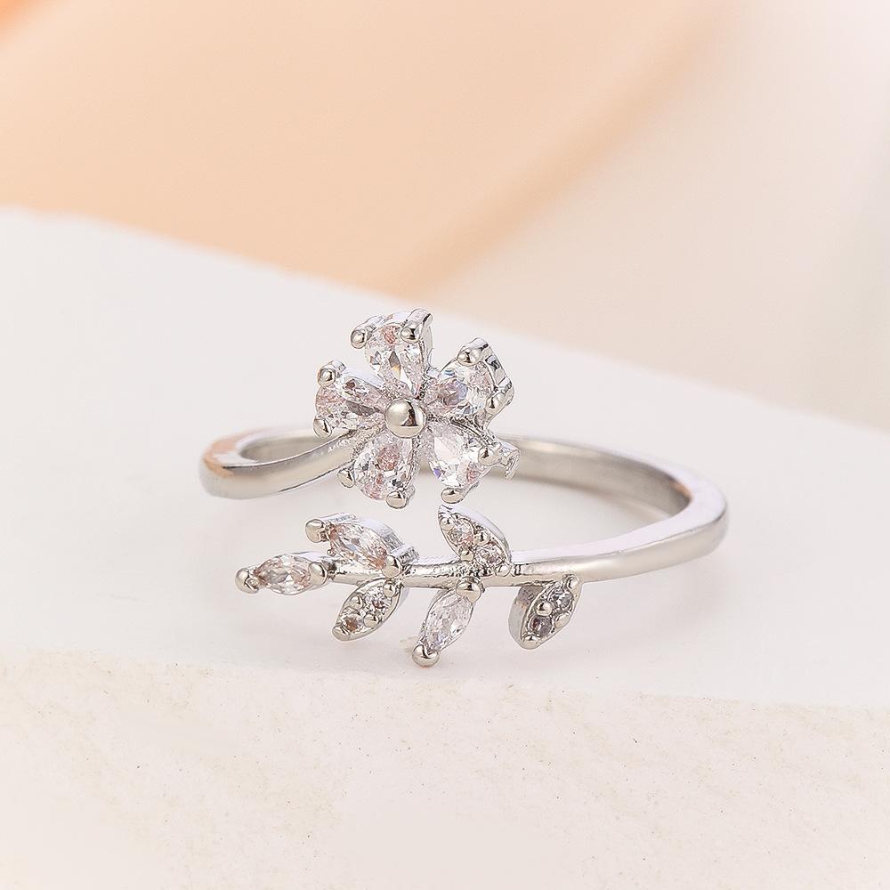 Personalized Temperament Flower Leaf Ring for Women, Retro and Fashionable Butterfly Opening Rings