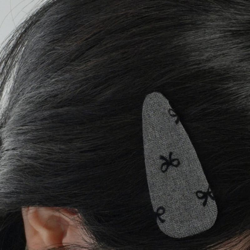 

POSTLUDE [2SET] EMB BOW TRI HAIRCLIP (3 colors) GREY