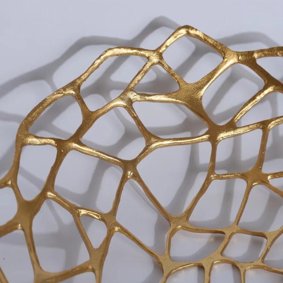 Metal Perforated Fruit Plate Tray Desktop Storage Container Geometric Golden Snack Plate Home Decoration Accessories