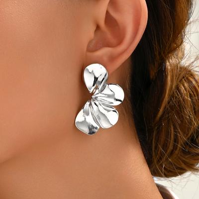 Hot Sale Women's Flower Earrings Niche Premium Design Fan Stud Earrings Versatile Earrings Fashion
