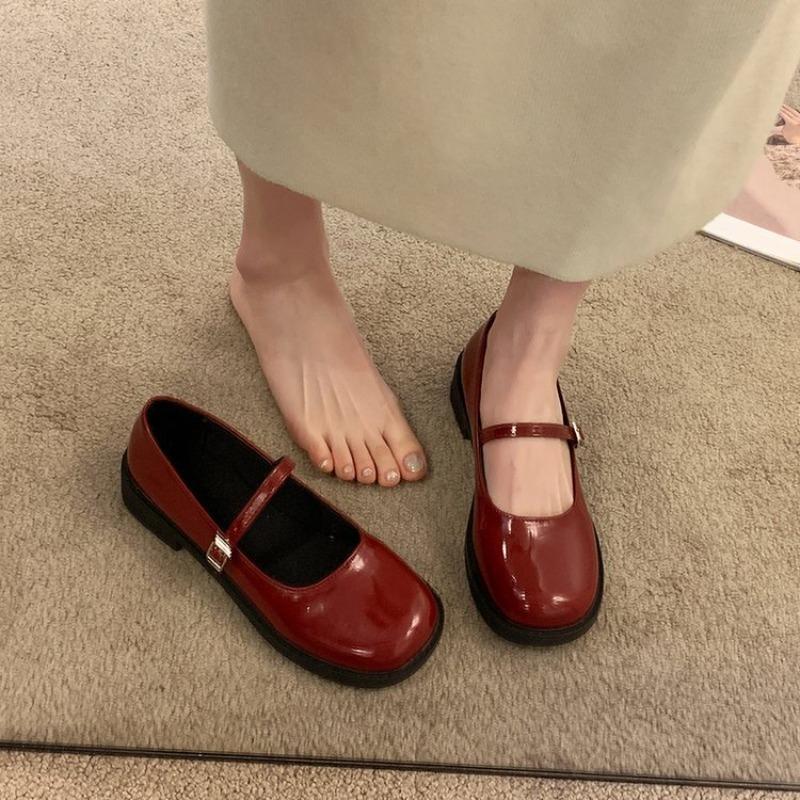 Retro small leather shoes women's new summer round head thick heel single shoes solid color skirt Mary Jane shoes