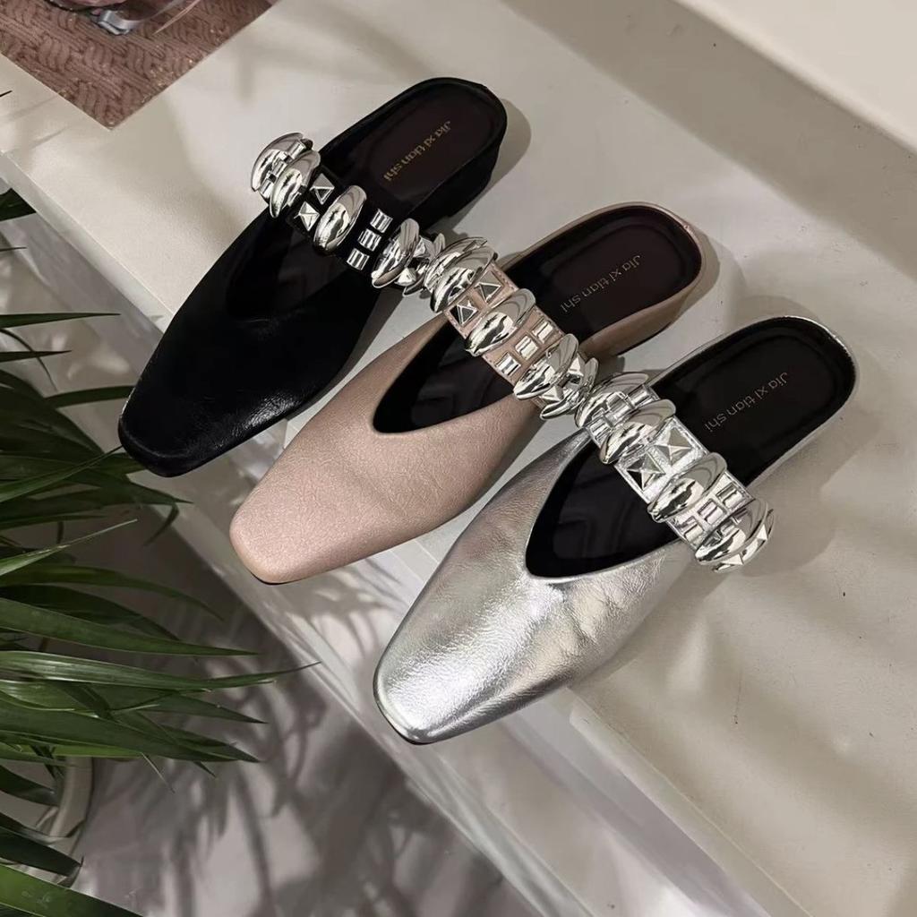 Super easy to wear 2025 summer new square head versatile shiny word with a pedal silver inner height increase half slippers single shoes