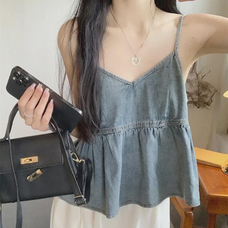 

Korean-Style Pleated Denim Vest: Sleeveless Ruffled Layered Top with V-Neck Camisole for Women One Size [85-105 jin] темно-синього кольору