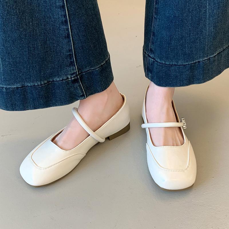 French Retro Shallow Mouth Flat Sole Shoes Women's 2025 New Autumn Skirt Fashion High Sense Mary Jane Shoes
