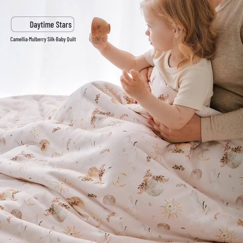 

Newborn Mulberry Silk Quilted Comforter - Daytime Stars