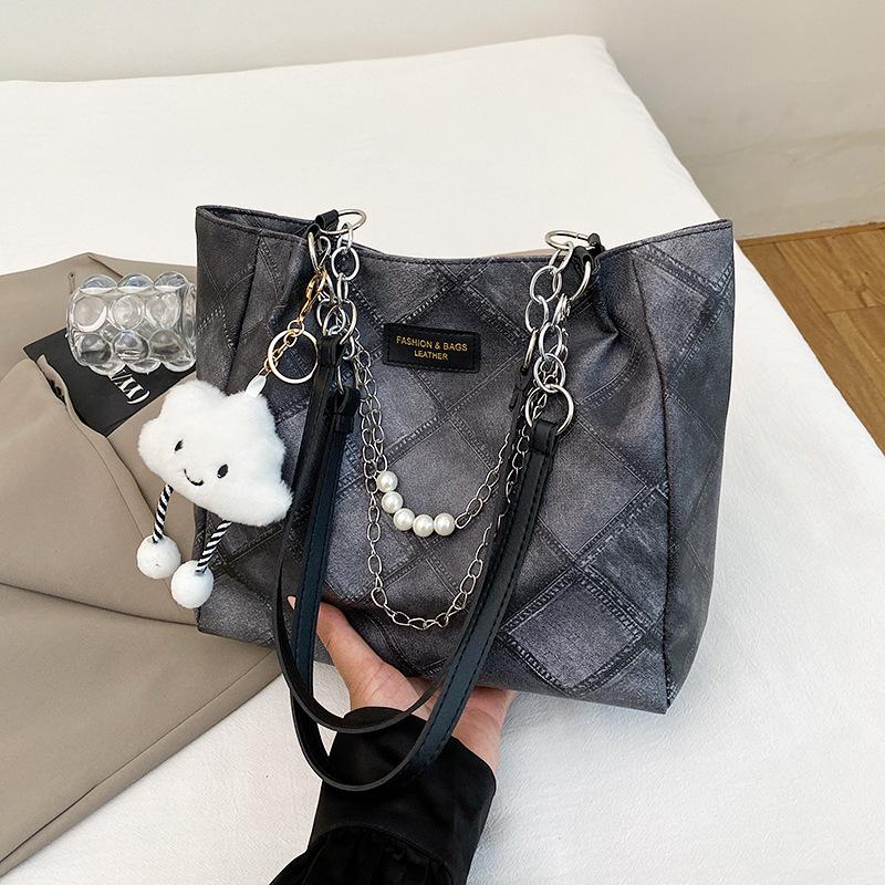 Large capacity casual new embroidered thread rhombus large capacity textured chain commuter tote shoulder bag