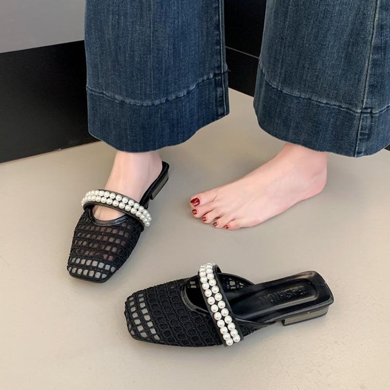 

Baotou pedal square head pearl cool slippers new lazy shoes hollow flat single shoes women 35 чёрный