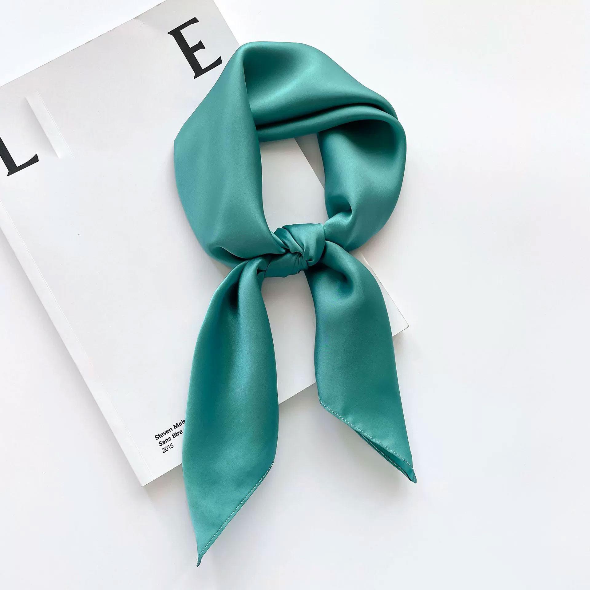 Foulard Carré en Soie Naturelle pour Femme Bandana pour le Cou Foulards Féminins Uni Été Cache-cou Cache-poignet Cache-tête Châle Écharpe de Plage Real Silk 65x65cm blue