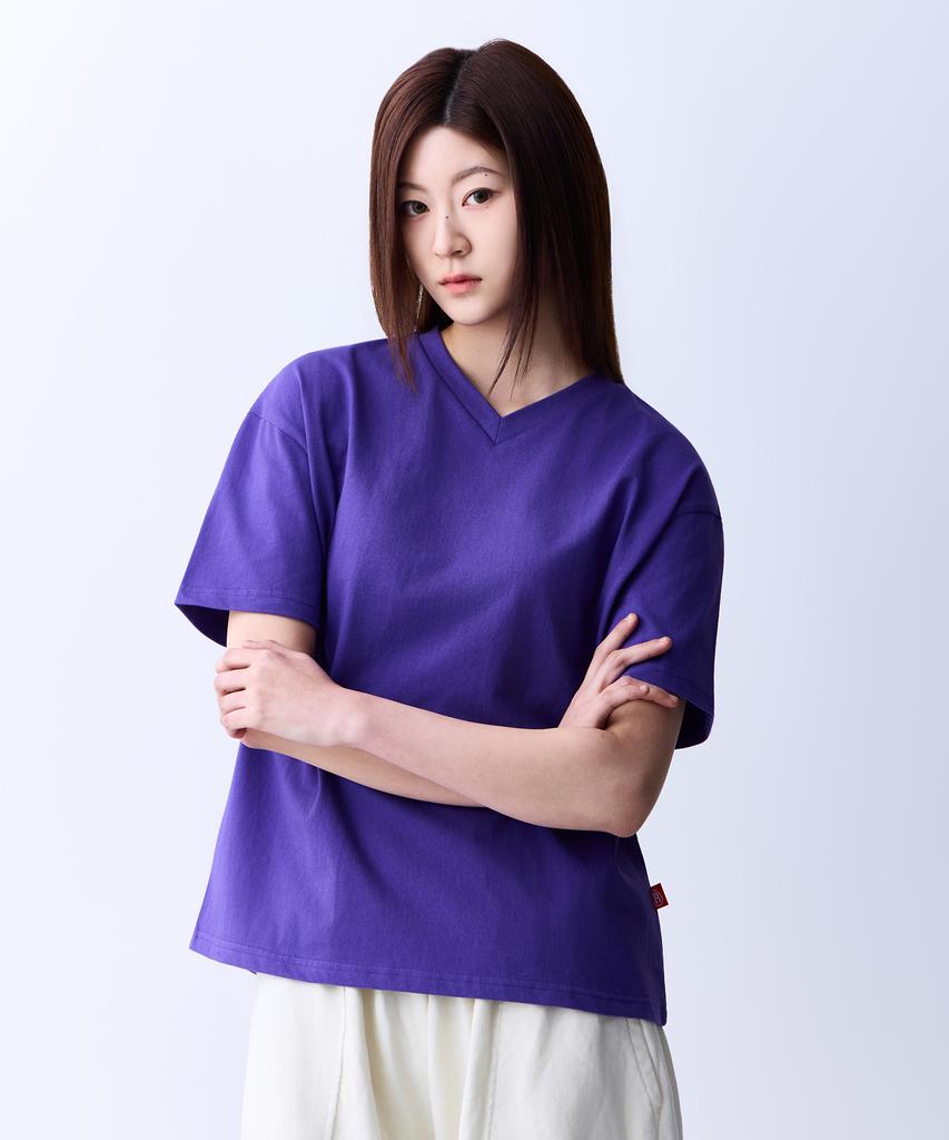 ADERNM Minimal Daily V-Neck T-Shirt Purple