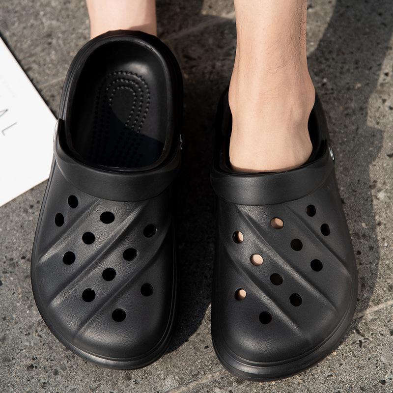 2021 Sommer neue Lochschuhe Herrenmode Übergröße Sandalen Plateau atmungsaktive Strandschuhe Paar coole Hausschuhe