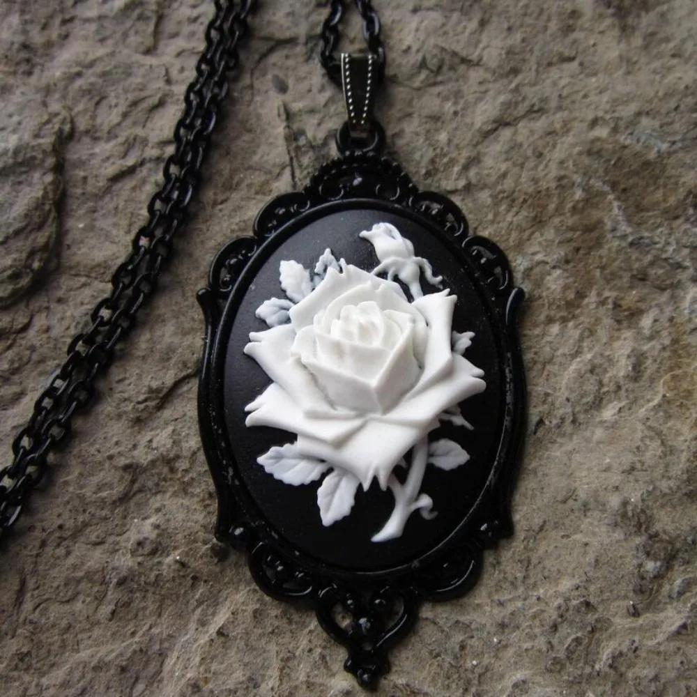 Victorian Retro Geometric Oval Lacework Black White Rose Flower Pendant Cameo Necklace for Women Charm Jewelry Accessories Gifts