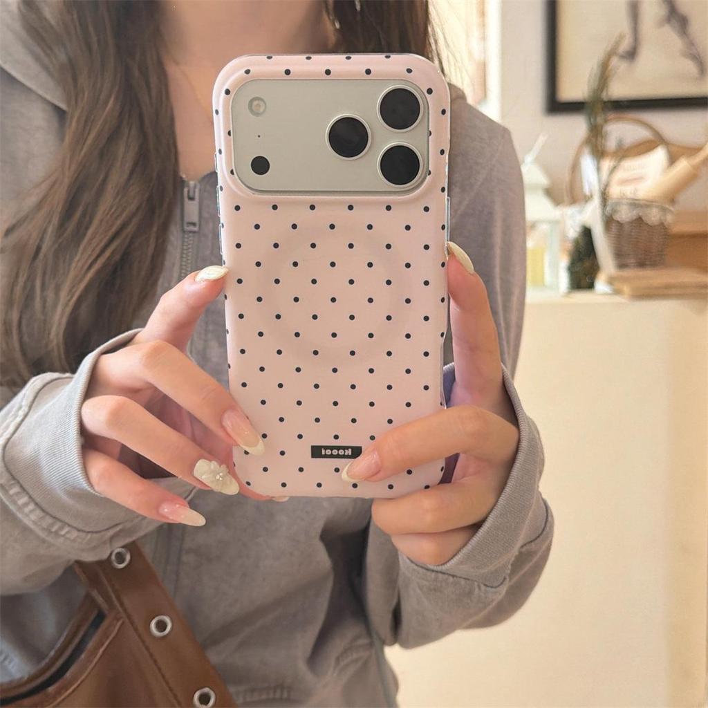 Magnetic Powder Blue & White Polka Dot iPhone 14/13 Compatible ProMax Case with Round Edges
