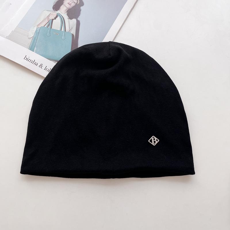 

Новая металлическая буква маленькая этикетка однотонная шапка-бини для пары свободная и ленивая вязаная лысая шапка one size fits all чёрный