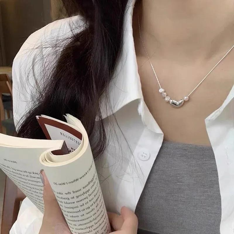 Love Heart Necklace Pearl Jewelry for Women Irregular Shape Design Minimalist Gift Versatile Layering Piece Elegant Jewelry