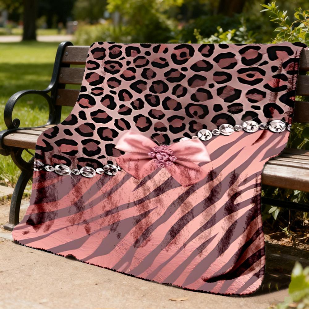 1pc Leopard Print Outdoor Blanket - Soft Flannel Cozy for Travel & Camping - All-Season Warm Bed Cover, Machine Washable Yy251229072