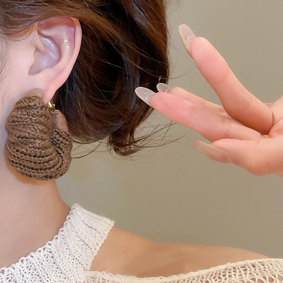 Srebrna Igła Geometryczne Dzianinowe Kolczyki Koła z Wełny - Retro Wysokiej Klasy Moda dla Kobiet
