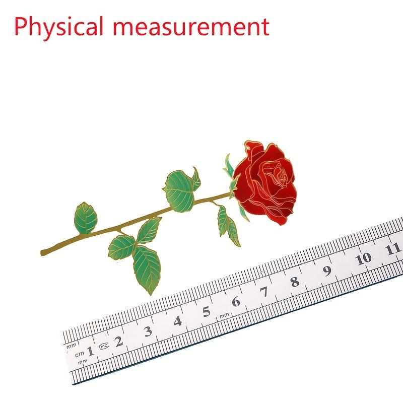 Ein einzelnes elegantes rotes Rosen-Metall-Lesezeichen mit einem goldenen Stiel - Das perfekte Geschenk für den Valentinstag, den Muttertag, Geburtstage