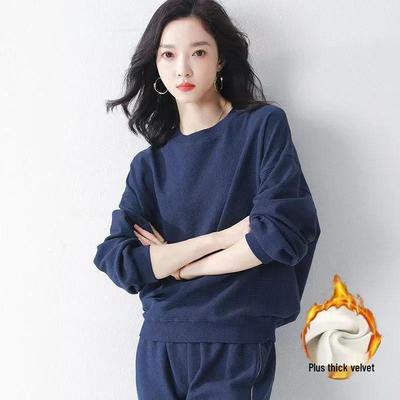 Women's Autumn/Winter Fleece Sportswear Set: Warm, Fashionable, and Comfortable Long-Sleeved Casual Sweatshirt and Pants.