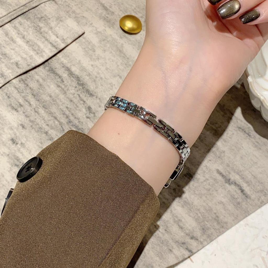 Elegante unregelmäßige Kristall Damen Quarz Uhr - Luxuriöser High-End Armbandstil