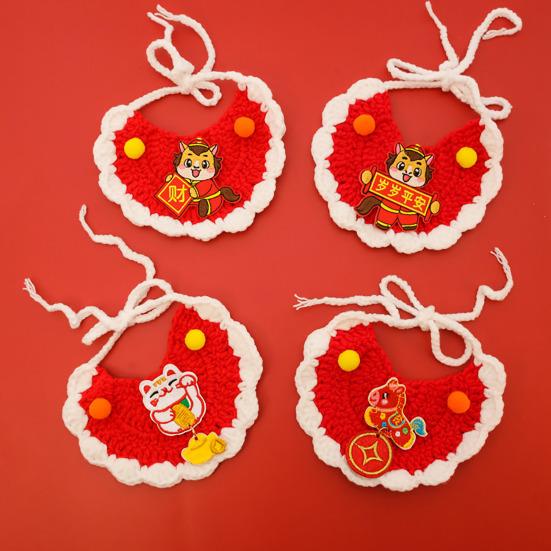 סינר חתול סרוג אדום עבודת יד סינית לראש השנה סינר לחיות מחמד שנת הסוס סינר לכלבים עם רקמה לגורי חתולים כלבים קטנים אביזר חגיגי