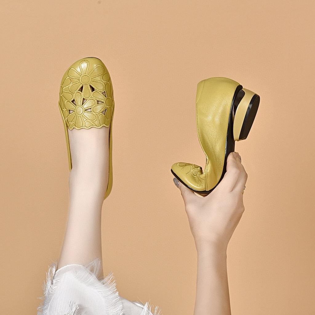 Loafers women's 2024 spring and summer new flower hollow single shoes shallow mouth one pedal low heel flat shoes women's lazy shoes