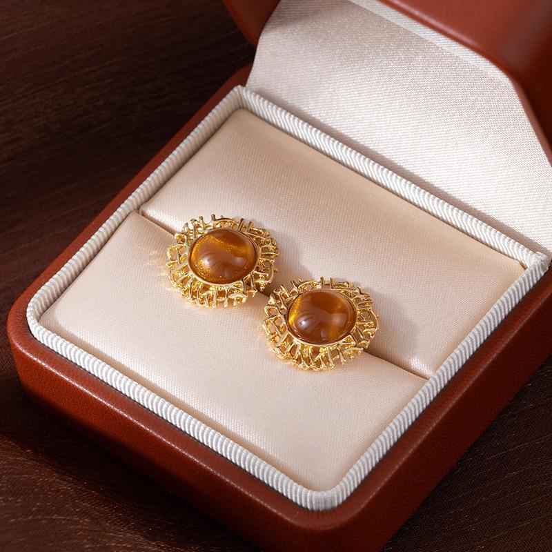 Unique Metal Woven Maillard Wind Tiger'S Eye Stone Stud Earrings Niche Retro Earrings High-End Light Luxury Fashion Earrings