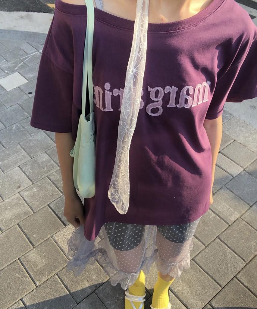 Seuteulaipeumagalin Margarine One-Shoulder Applique Logo Short Sleeve Purple