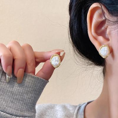 Vintage Irregular Baroque Pearl Stud Earrings for Women Personality Temperament Wedding Bride Jewelry Korea Earring Friend Gift