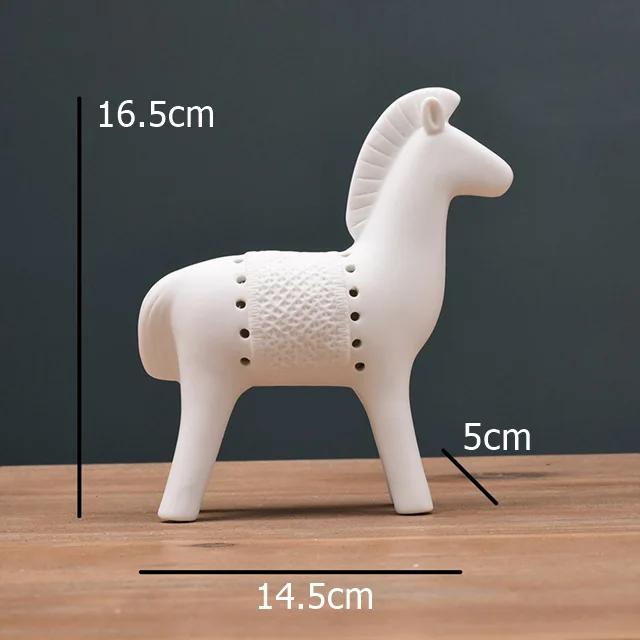 Nordic Porcelain Saddle Horse Figurine Handmade Ceramic White Pony MIniature Decor Gift Craft Embellishment Ornament Accessories