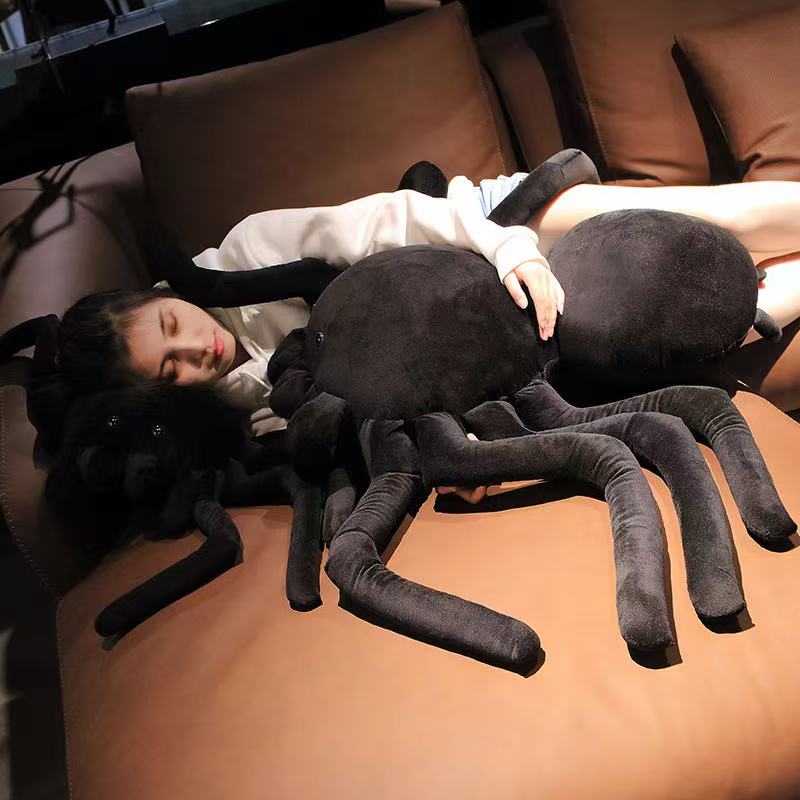 Peluche Bambola Ragno Nero Bambola Fatta a Mano Cartone Animato Anime Cuscino Carino Decorazione per la Casa Giocattolo Regalo di Compleanno per Bambini