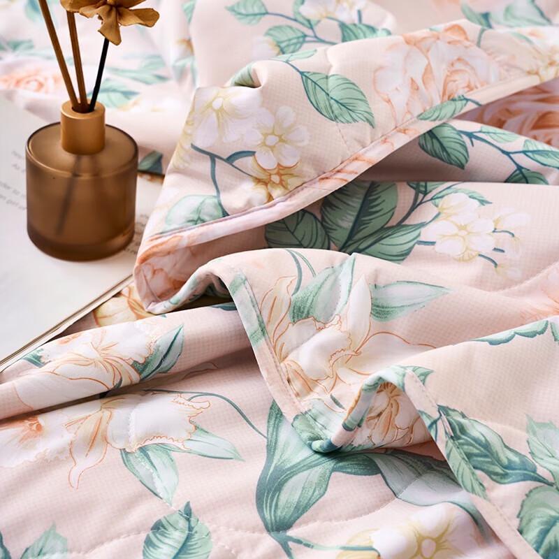 FUANNA Cool Antibacterial 7-Hole Summer Quilt